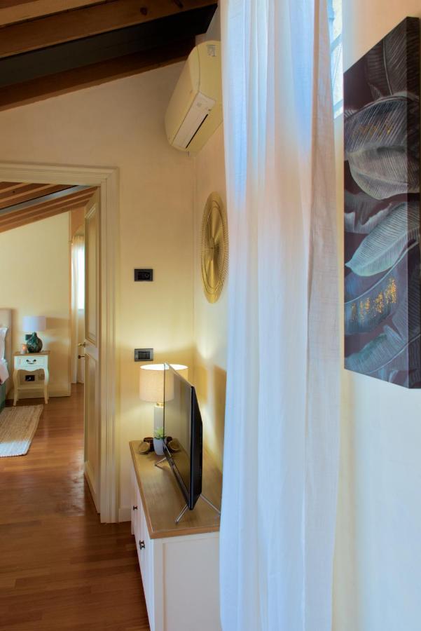 Mazzini Rooftop Parcheggio Free Vicino All'Arena Verona Ngoại thất bức ảnh